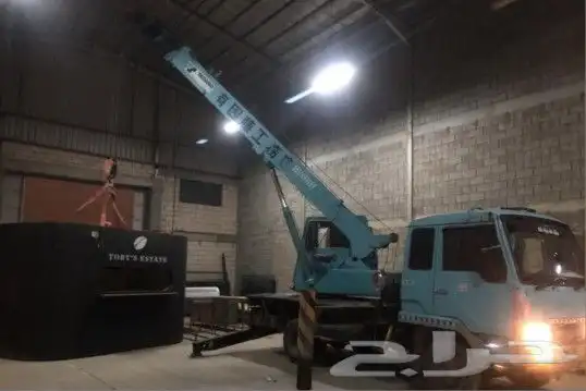 تأجير معدات روافع و كرينات وسطحات يومية او شهرفي الرياض ونقل 9