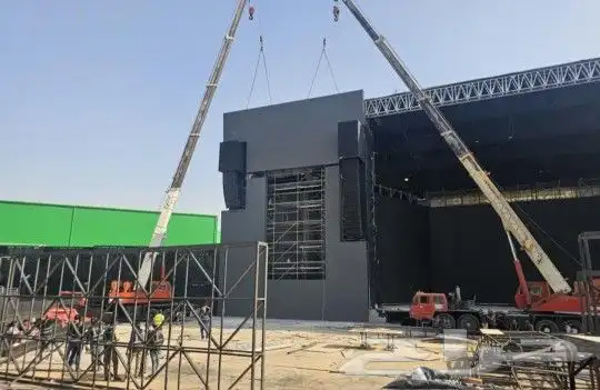 تأجير معدات روافع و كرينات وسطحات يومية او شهرفي الرياض ونقل 3