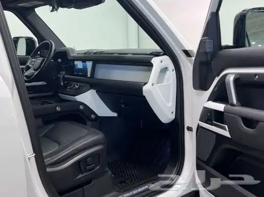 لاند روفر ديفيندر Defender P400 X-Dynamic HSE موديل 2021 22