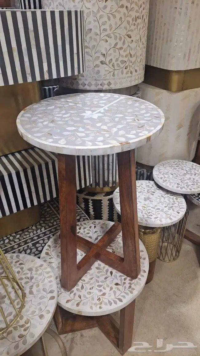 طاولات صدف بقاعده خشب طبيعي 4