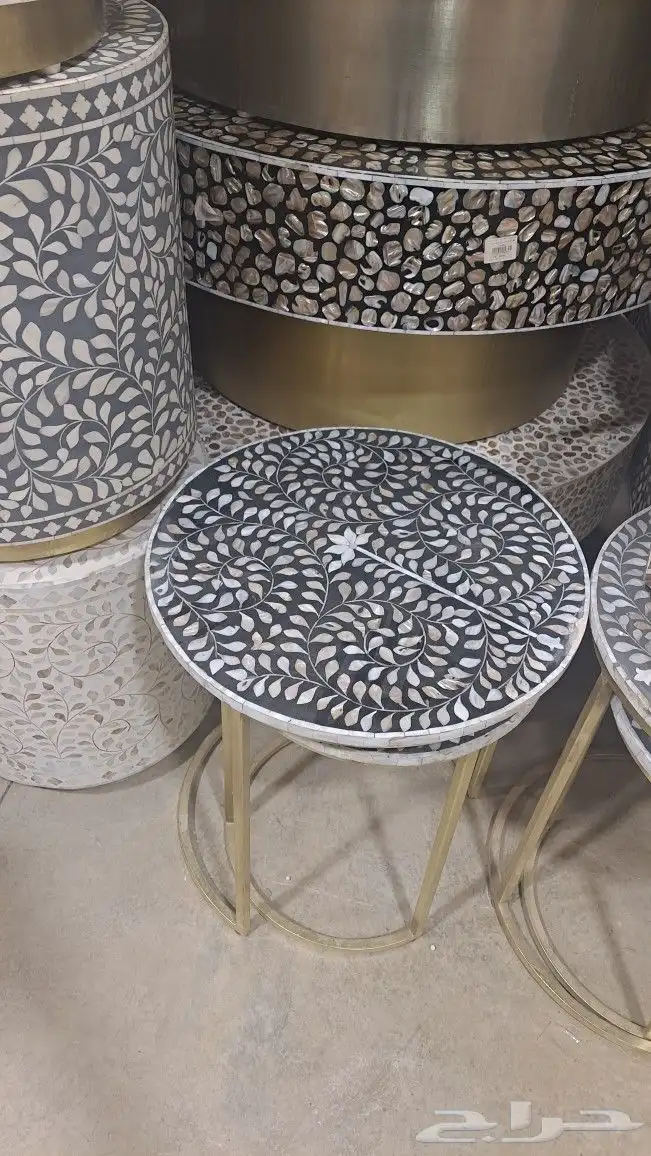 طاولات صدف بقاعده خشب طبيعي 7