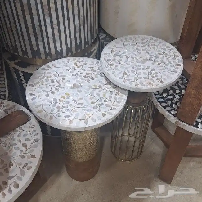 طاولات صدف بقاعده خشب طبيعي 3