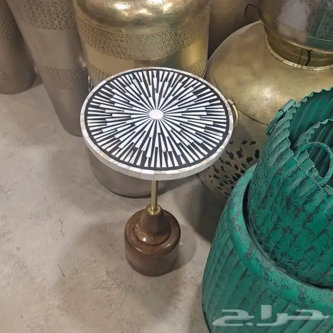طاولات صدف بقاعده خشب طبيعي 0