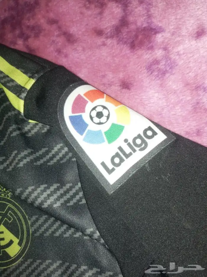 تيشرت ريال مدريد الاسود جديد غير مستعمل مقاسM على السوم 2
