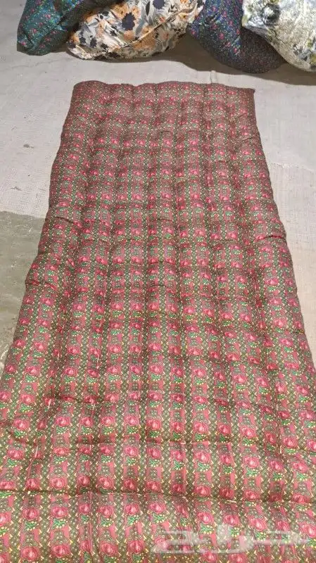 للبيع شراشف تفصيل حسب الطلب جمله كميه فقط 10