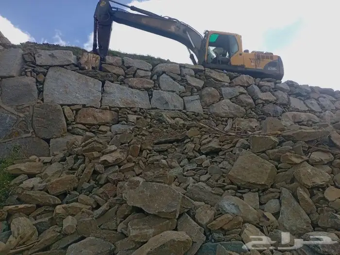 بوكلين للئجار اليومي او بساعه قص الاراضي والهدم وترحيل الدفا 11