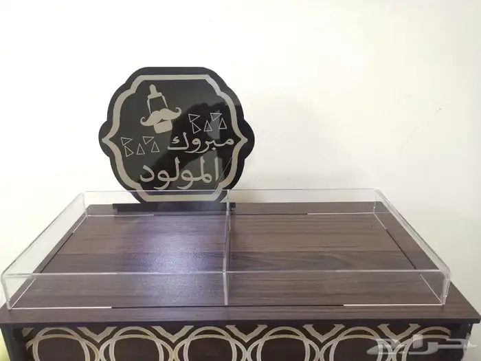 صينة من الخشب الفاخر مع استاند من الاكرلك حسب الطلب 0