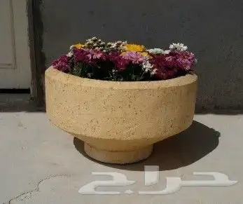 كراسي خرسانية مصدات حواجز احواض زهور قواعد اناره سلات ماهل 2