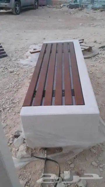 كراسي خرسانية مصدات حواجز احواض زهور قواعد اناره سلات ماهل 6
