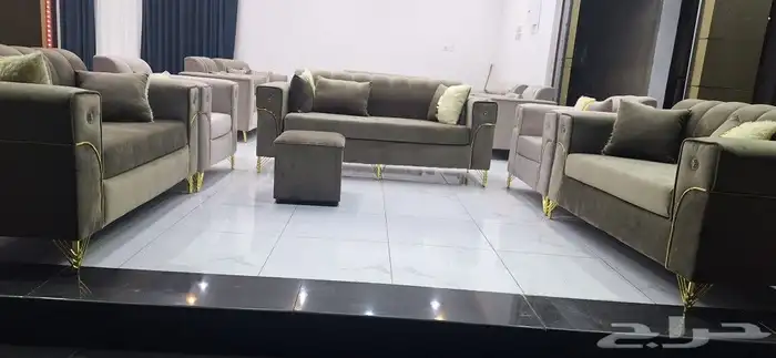 كنب جديد سفنج دلوب مكوان من خمسه قطع 0