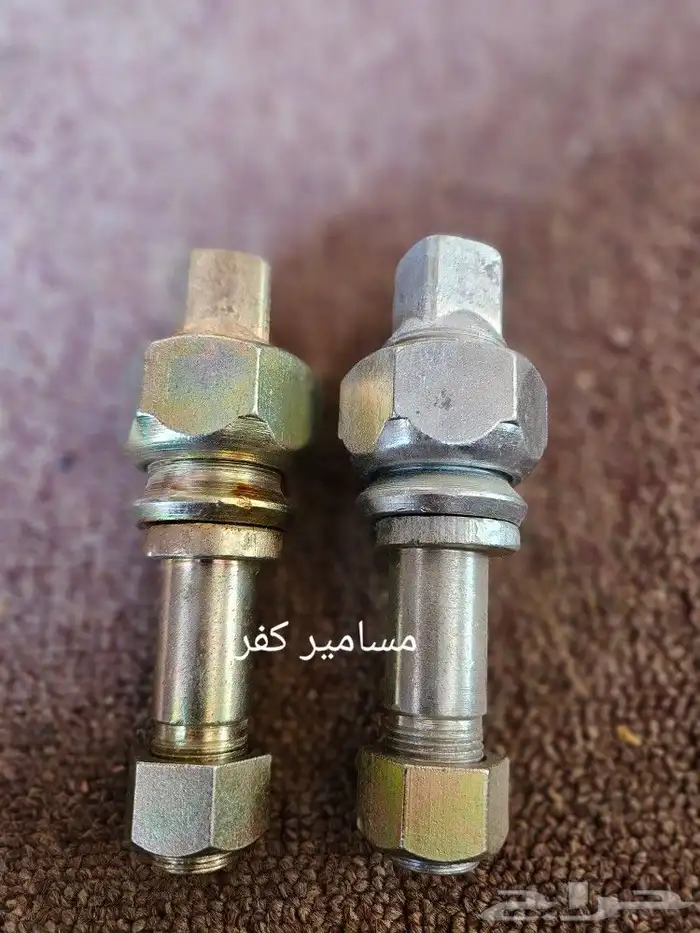 قطع غيار لوري تويوتا أو تويوتا أحمر 2