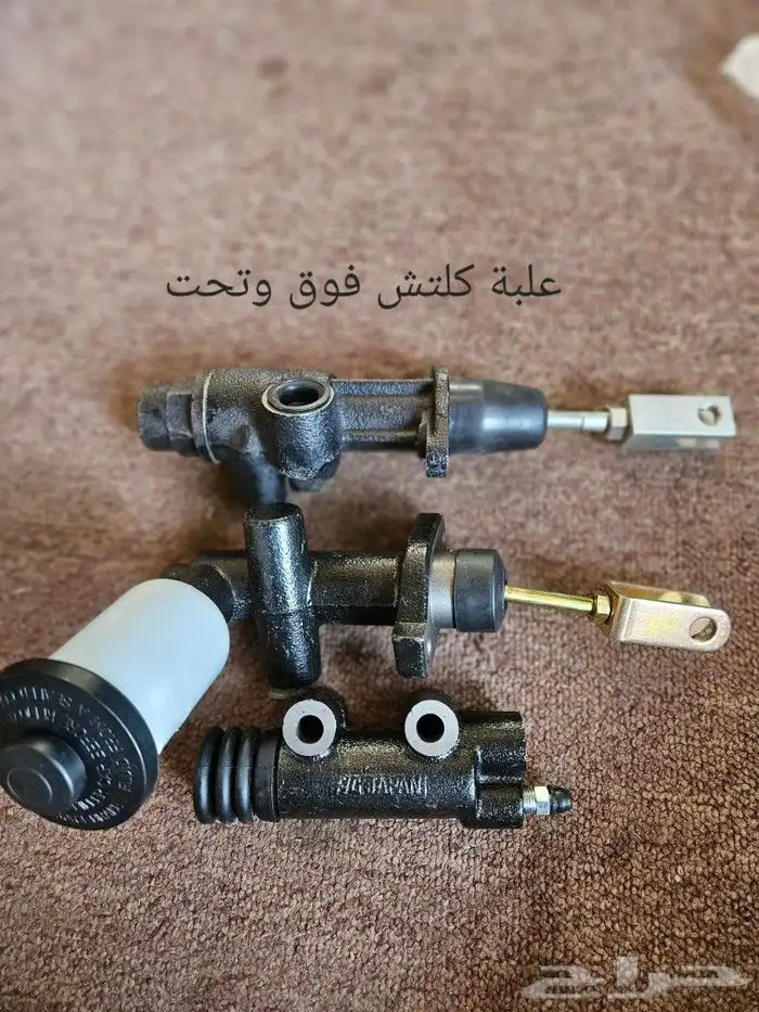 قطع غيار لوري تويوتا أو تويوتا أحمر 1