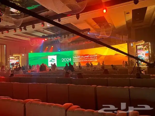 شاشات عرض وصوتيات وإضاءات وخدمات المؤتمرات والمعارض 4