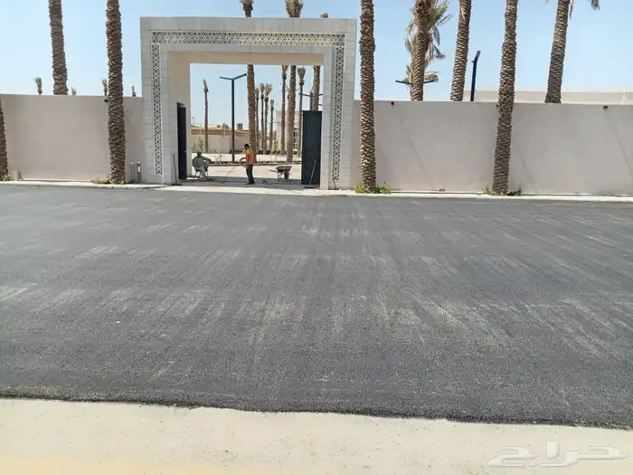 زفلته واسفلت وتوريد ومبشور وعمل ترابيه وتخطيط طرق 0