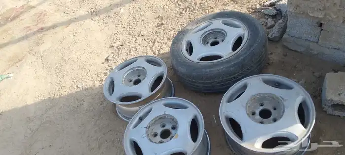 طقم جنوط 4 حيات مستخدم لكزس400موديل2000 0