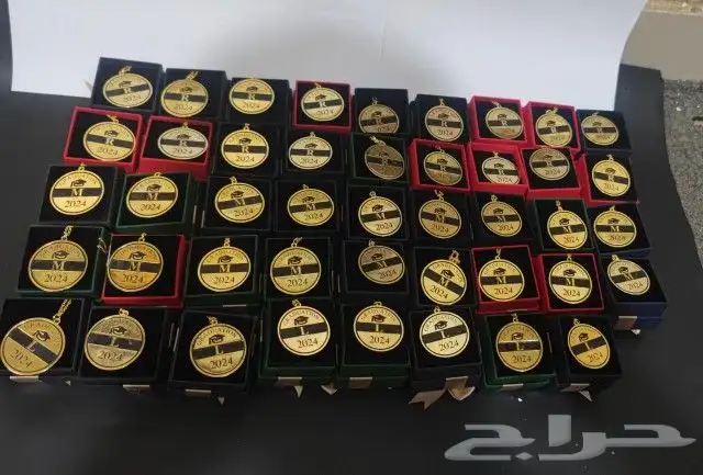 هدايا تخرج بالاسم بروشات سلاسل اساور عبايات 6