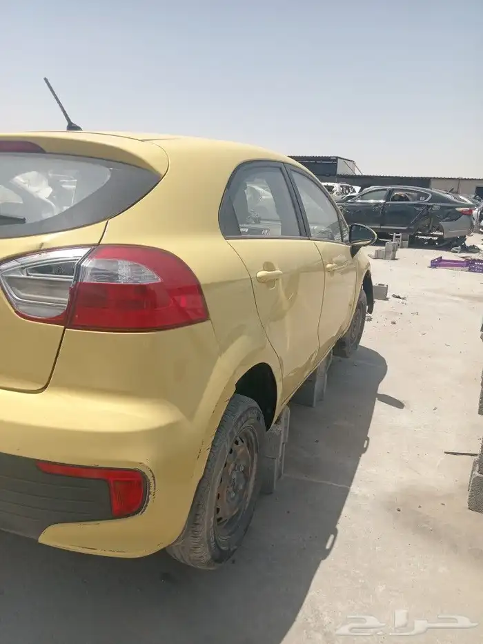 كيا ريو هاتش باك 2015 3