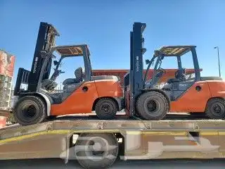 لدينا جميع انواع المعدات الثقيله اجار يومي وشهري وسيزرات 5