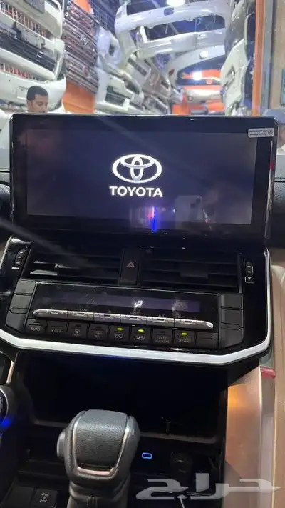 شاشه جيب لند كروزر 2022-2024 مقاس الوكاله 2