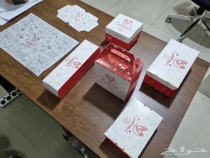 طباعة باكيجينق للمطاعم طباعة علب بروست برغر كودو ورق سندويش 2