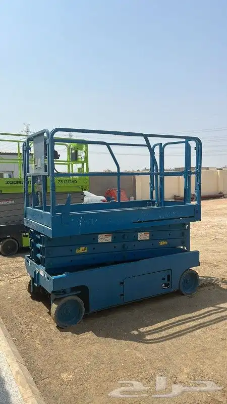 Scissor lift for rent in Jeddah 5