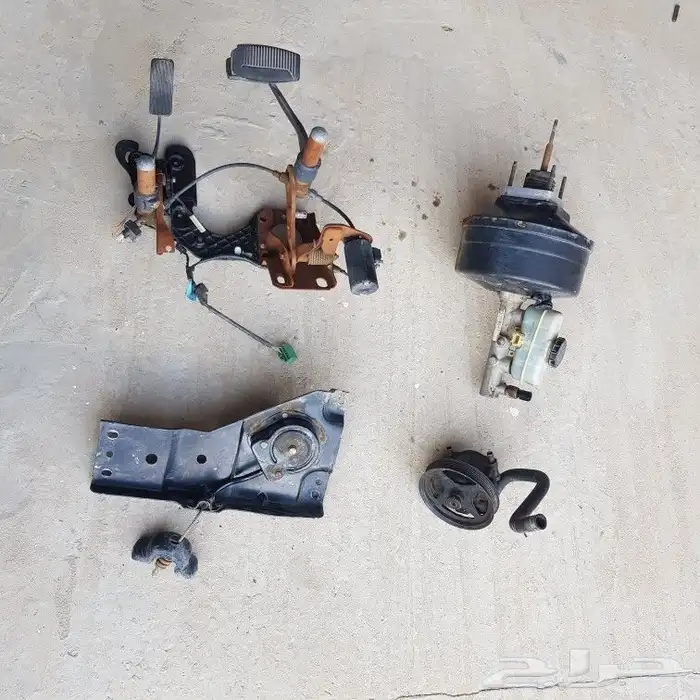 للبيع قطع غيار فورد ماونتنير 2003 مستعمله ونظيفه 16