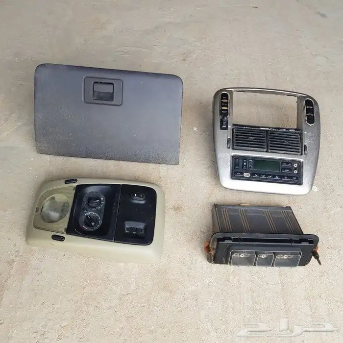 للبيع قطع غيار فورد ماونتنير 2003 مستعمله ونظيفه 8