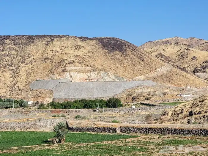 حجر نهري بااحجامه ممرات رباريب استراحات بطحاء رياض ردميات 8