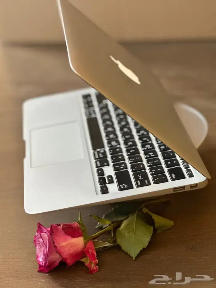 لابتوب أبل ماك بوك أنيق نظيف جدا حجم 11.6 2