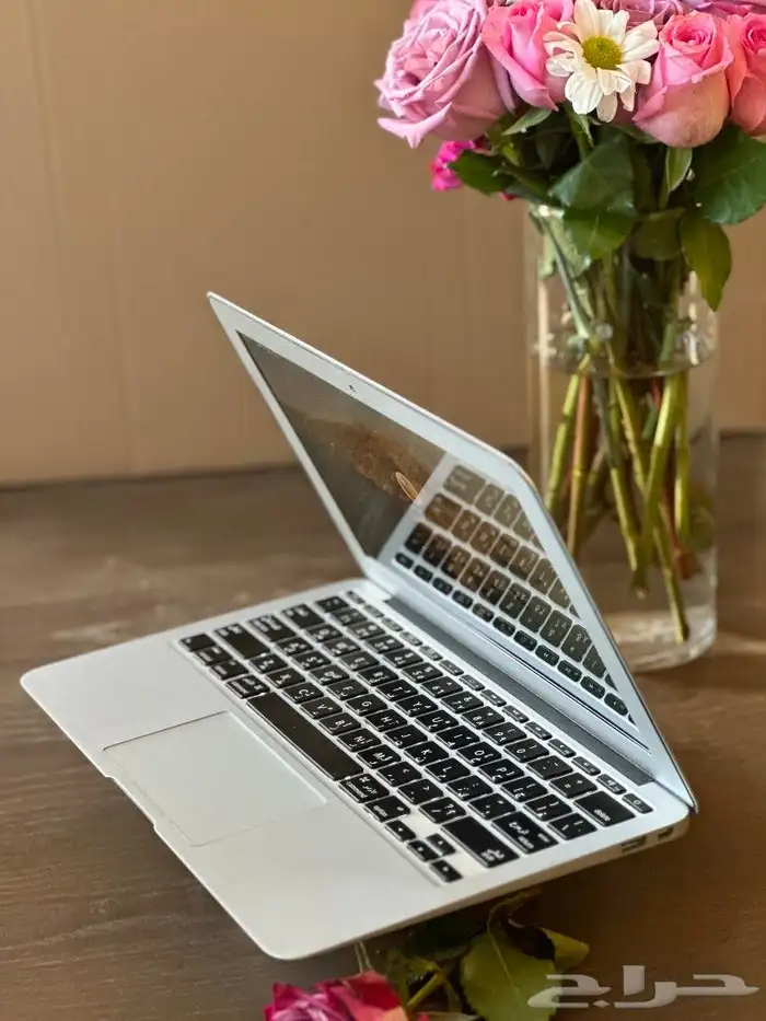 لابتوب أبل ماك بوك أنيق نظيف جدا حجم 11.6 5