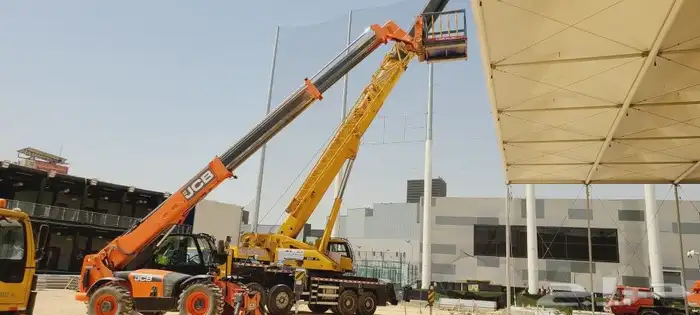 معدات ثقيله Forklifts Cranes And a caesar turnip Marleft jcb 2