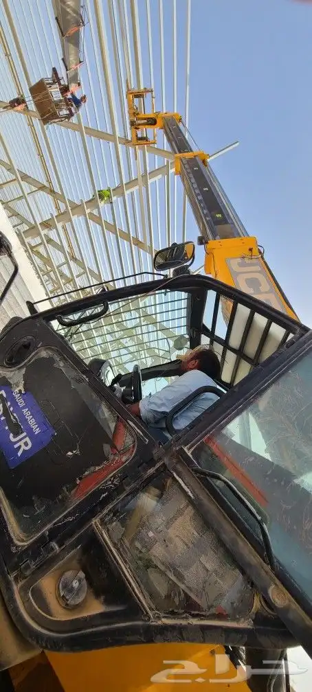 معدات ثقيله Forklifts Cranes And a caesar turnip Marleft jcb 9