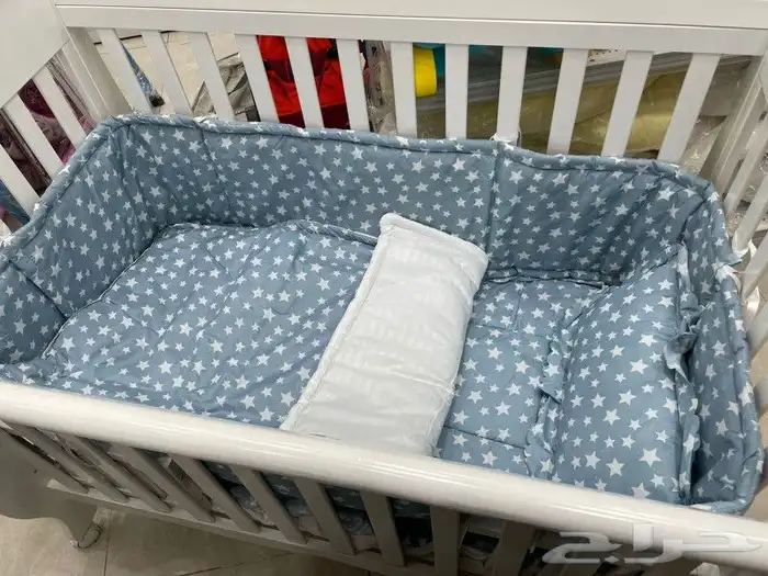 سرير أطفال ينفتح على سرير الأم 0