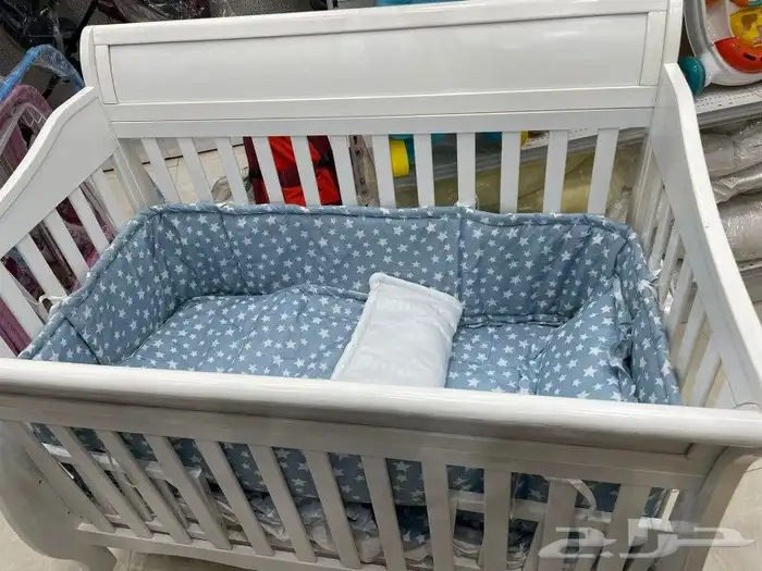 سرير أطفال ينفتح على سرير الأم 2