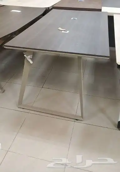 مكتب مودرن بني 10