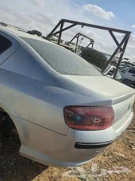 بيجو 508 وبيجو 307 وبيجو 207 وبيجو 3001 ورينو وفان ستروين وب 20
