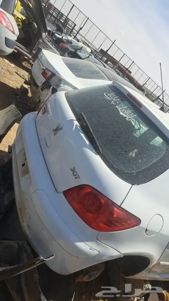 بيجو 508 وبيجو 307 وبيجو 207 وبيجو 3001 ورينو وفان ستروين وب 22