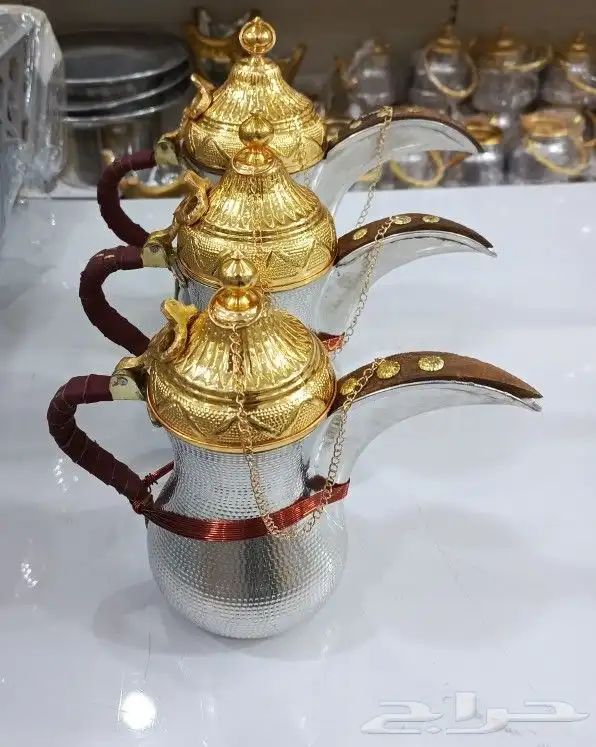 بكجات مكون من5سكريات 3مكاديع تمر 3دلال نحاس الصلي 3
