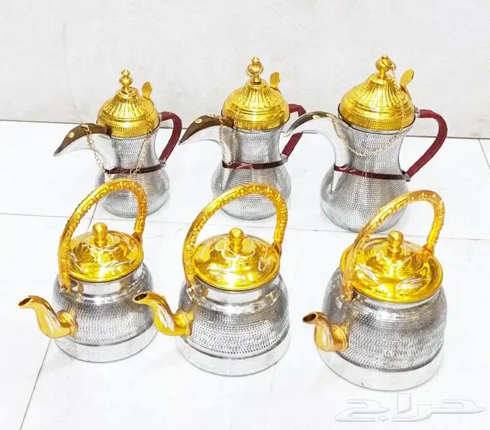 بكجات مكون من5سكريات 3مكاديع تمر 3دلال نحاس الصلي 7