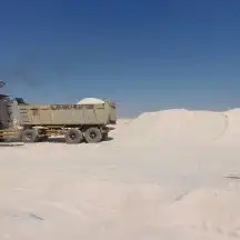 تريله قلاب للنقل الاسفلت والرمل والبحص 1