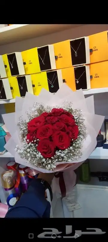 ورد باقات فازات شوكولاتات كيكات بشكل جميل بسعر مناسب 3