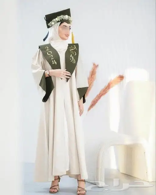عبايات تخرج ارواب تخرج قبعه وشاح تخرج بروشات خصم للكميات 11