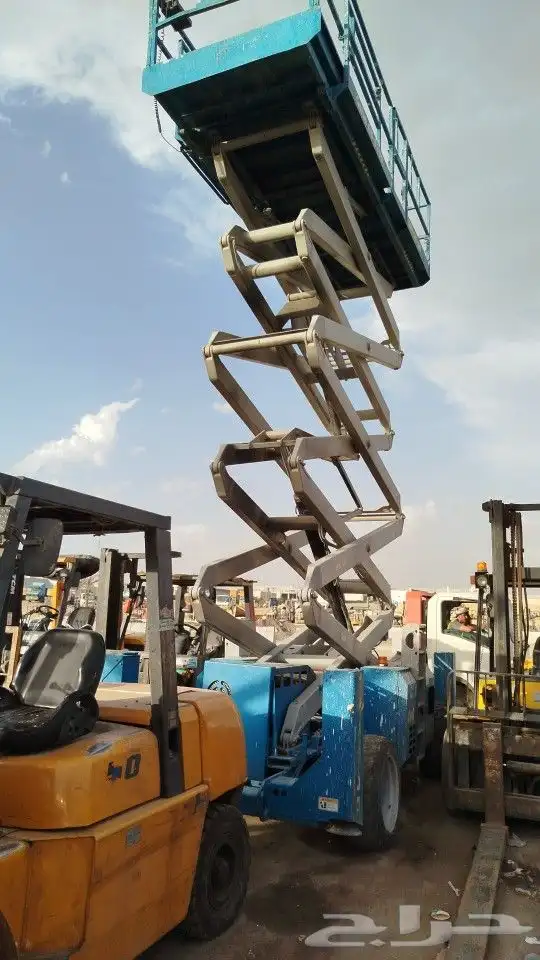 سيزر لفت 2023 كهرباء وديزل للايجار الشهري و اليومي 1