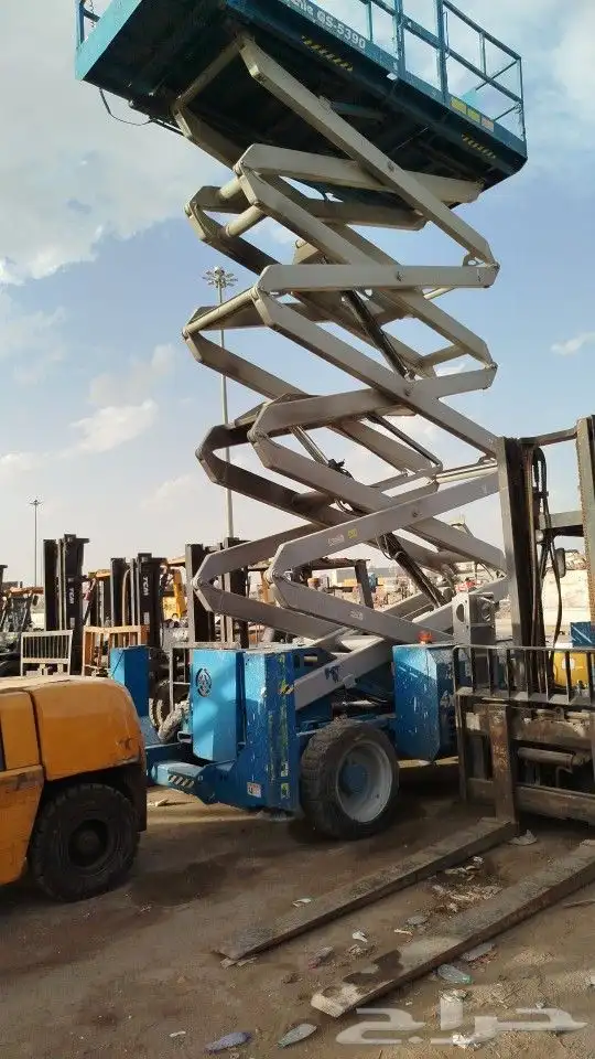 سيزر لفت 2023 كهرباء وديزل للايجار الشهري و اليومي 3