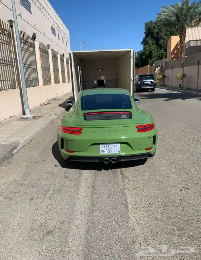 سطحات الامارات دبي السعودية للنقل سيارات لجميع الخليج والعكس 0