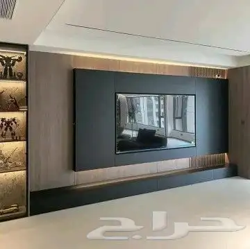 ديكور شاشه مع اناره مع طاوله مع بديل خشب مع بديل شيبورد 1