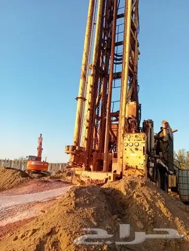 حفار آبار رتوازيه تنزيل ورفع قطاسات 1