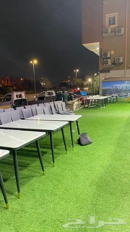 طاولات طعام جودة ممتازة جديد بلكرتون 3