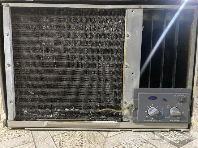 مكيف و شاشة للبيع 3