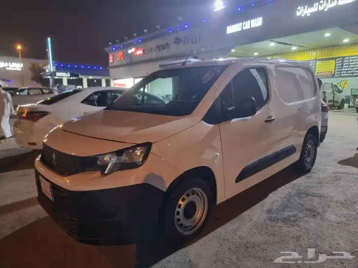 للبيع عدد 4 بيجو بارتنر ديزل ورينو 0